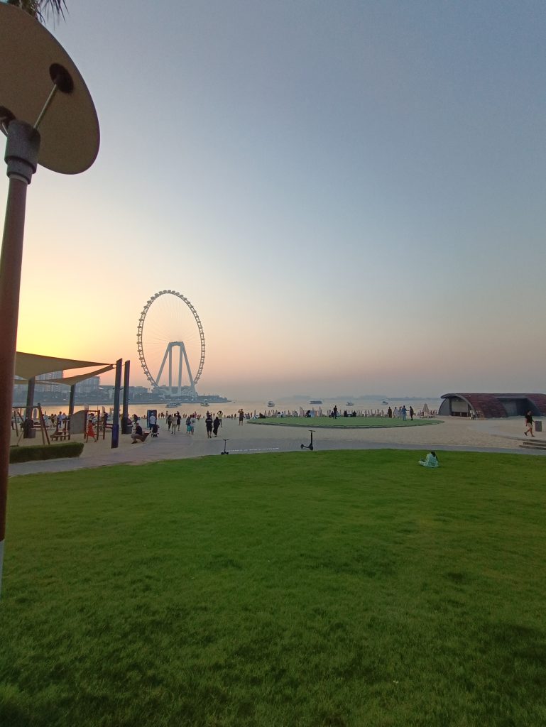 dubai beach susnet ferris wheel 1